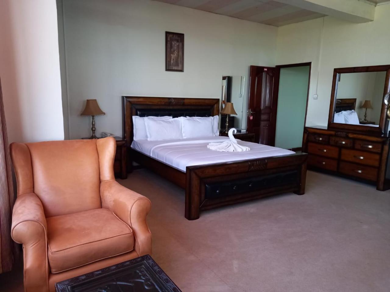 Newstead Hotel Naivasha Exteriör bild